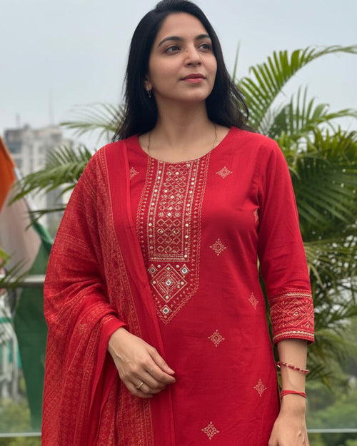 Kaavya-Three-piece suit