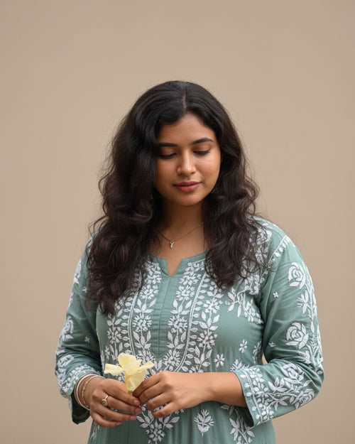 Ayat Chikankari kurti