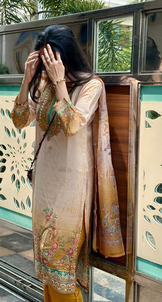 NOORANI Three-piece suit